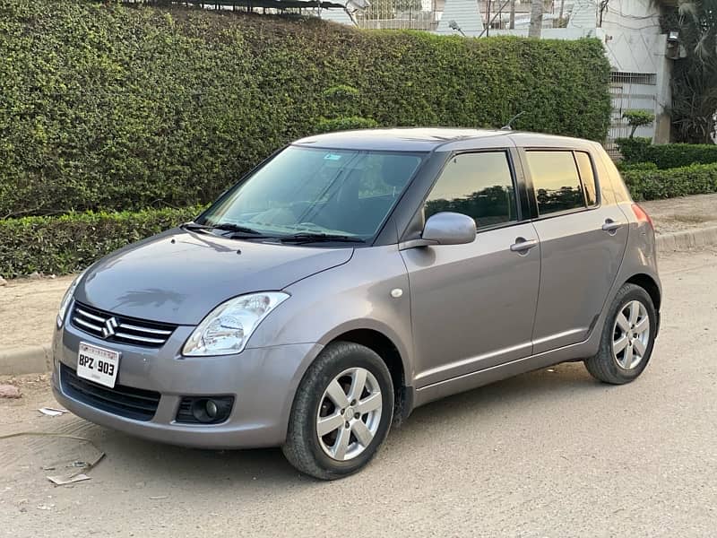 Suzuki Swift 2019 Dlx nav Auto brand new 2