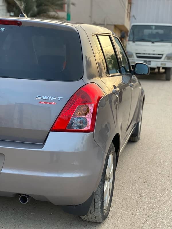 Suzuki Swift 2019 Dlx nav Auto brand new 13