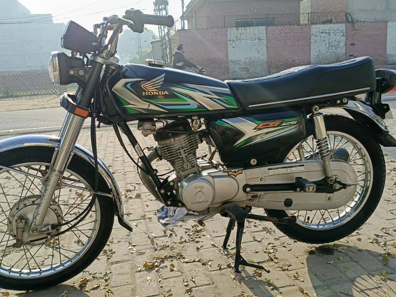 Honda 125 Genuine All Ok Perfect Bike for Sale 4