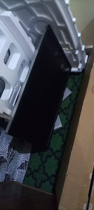 2K Dell Gaming Monitor 32 inch 0