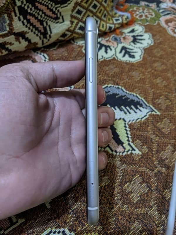 iphone 11 with box pta approved 3