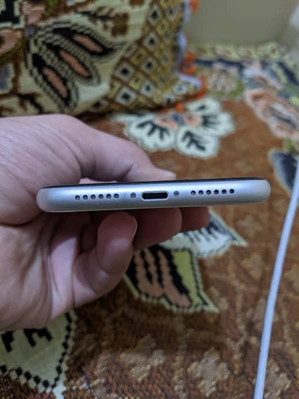 iphone 11 with box pta approved 6