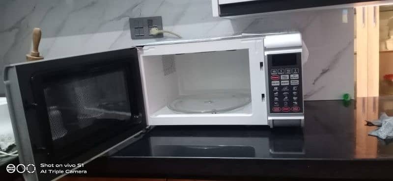 good condition microwave sale 4