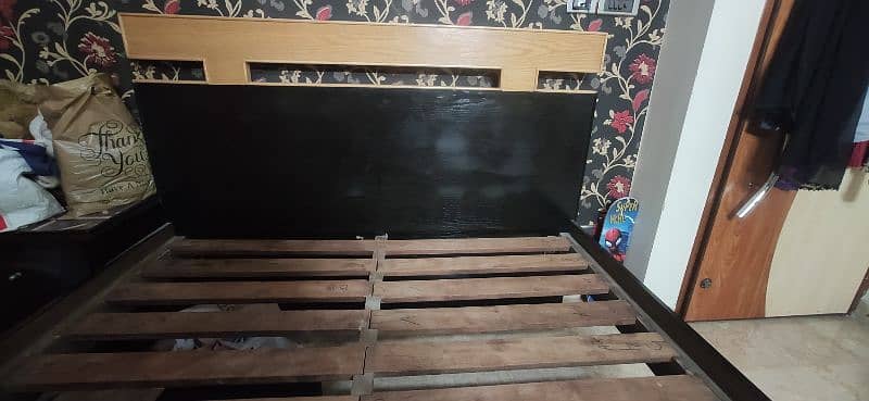 WOODEN BED FOR SALE 4