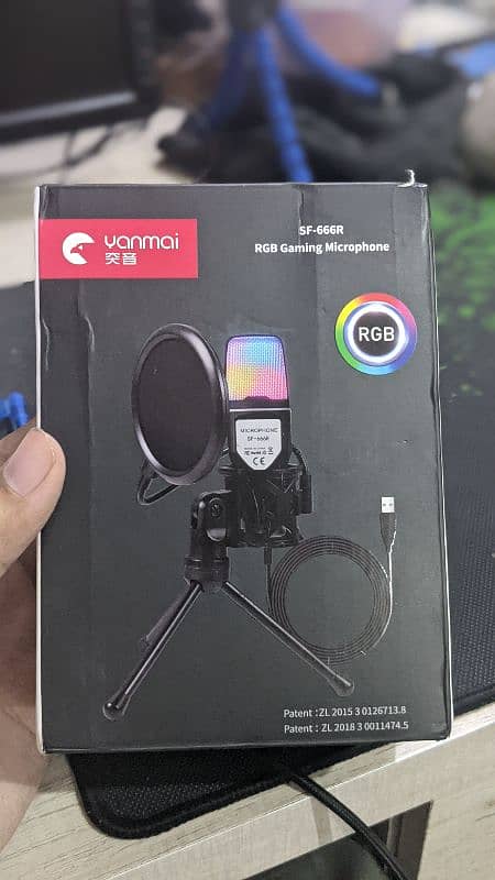 Rgb gaming mic with pop filter and shockmount 1