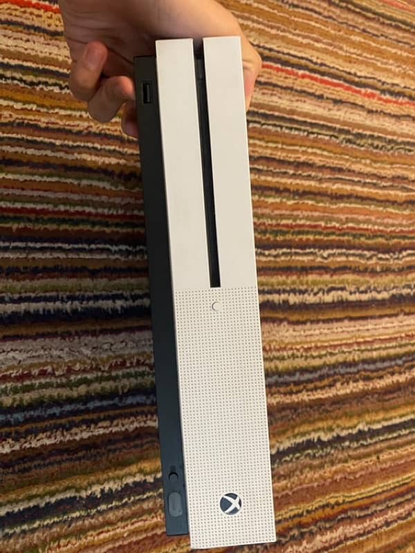 xbox one S 2019 1 tb urgent sell 1