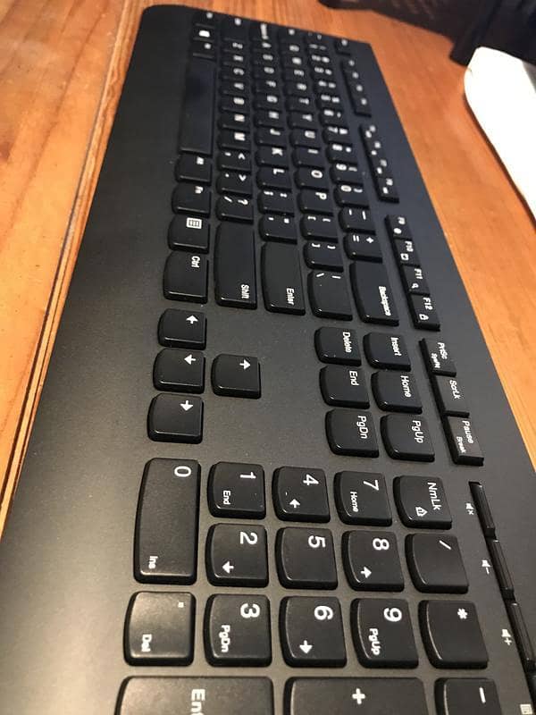 Lenovo Professional Wireless Keyboard and Mouse Combo 1