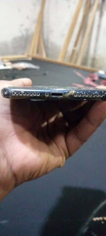 I phone 7 plus . 03081566968 no 2