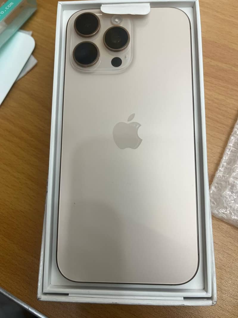 Apple iPhone 16 Pro Max 3