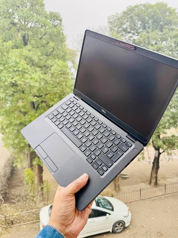 Dell Latitude E5300 0