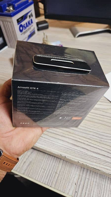 Amazfit GTR 4 Box packed 2