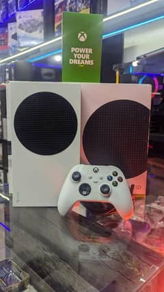 Xbox series S sealed with 1 year game pass (New Condition)