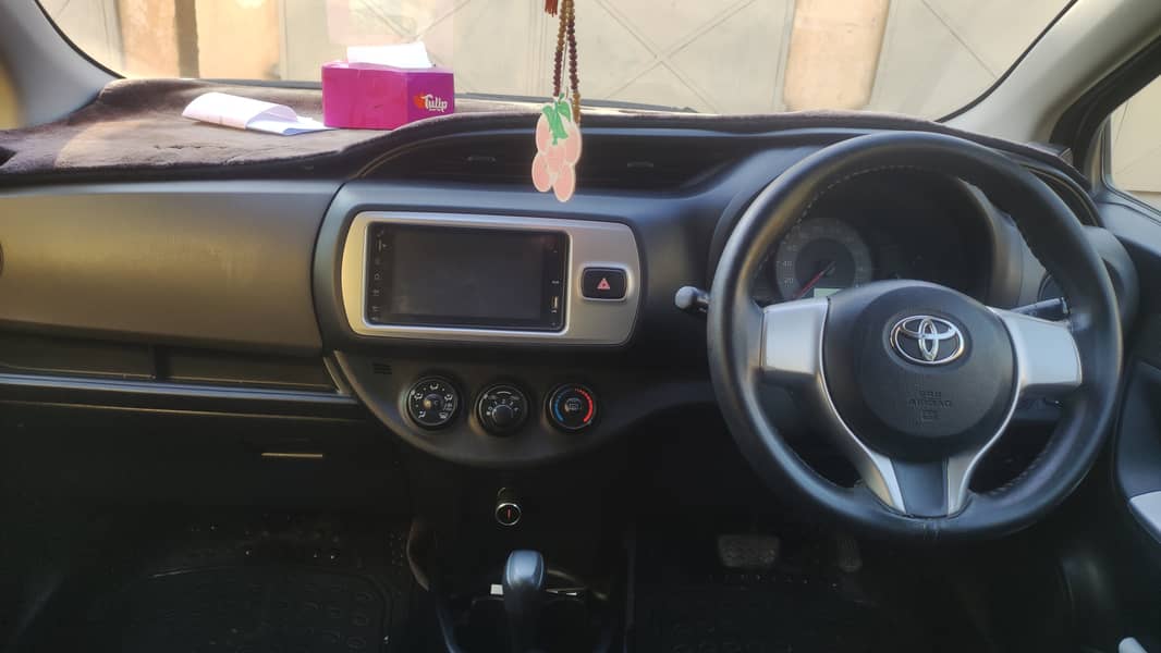 Toyota Vitz 2015 4