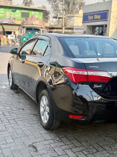 Toyota Corolla Altis Grande 1.8 2015