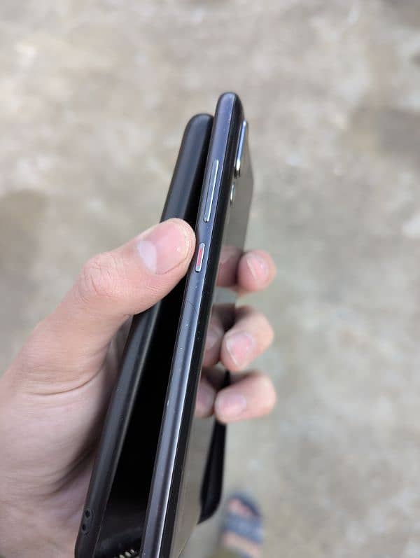 Huawei P 20 pro 6/128Gb 3