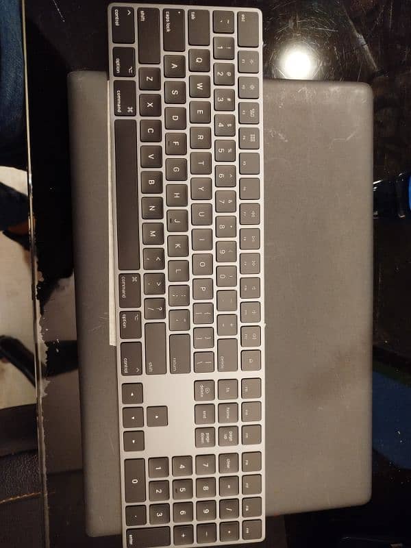 Apple magic keyboard with numeric keypad 1