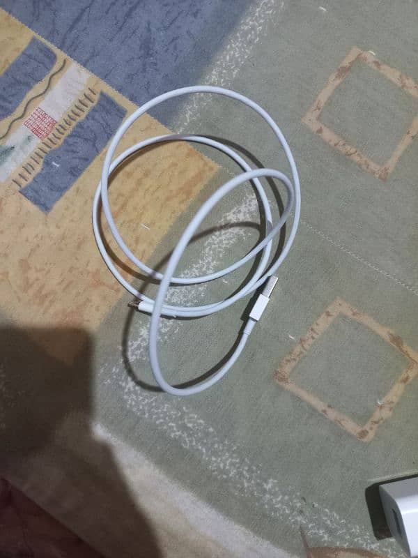 iphone adapter and cable 0