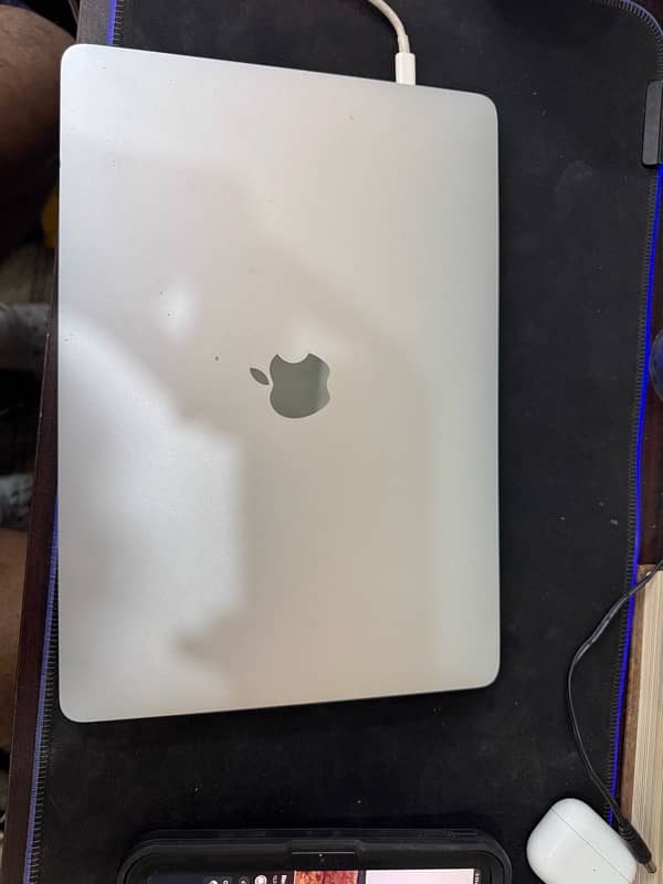 macbook pro 2019 ( read description) 2