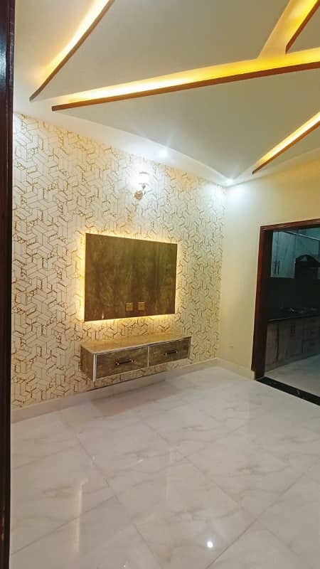 3 Marla House For Sale in Shbaaz blk Mustafa Town 9