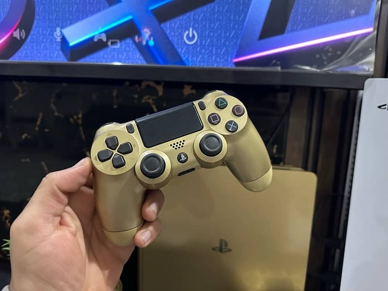 PS4 Slim ( Gold edition ,2 Controllers ,500Gb ,7+ Games  PlayStation 4 2