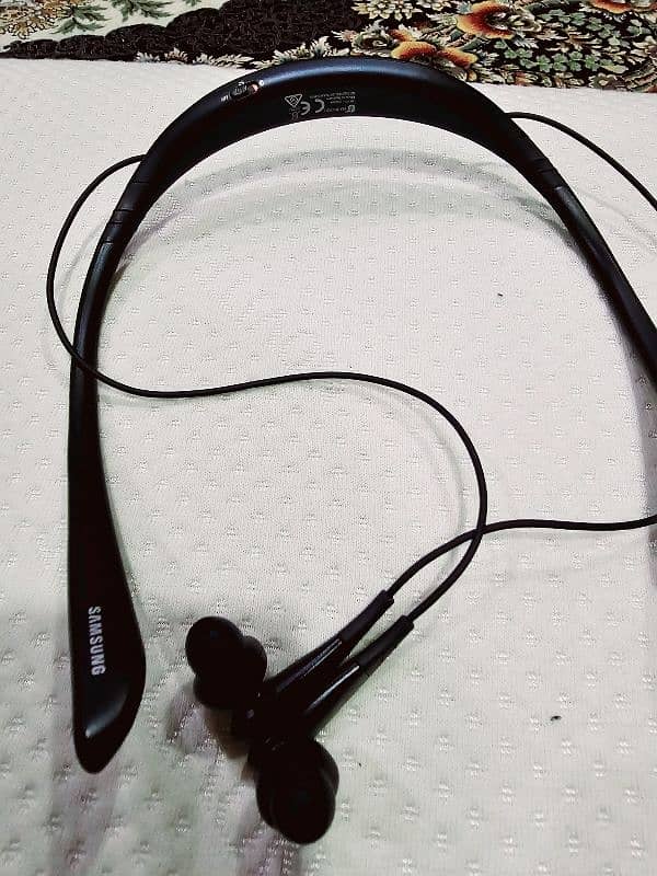 Bluetooth handsfree samsung level U pro model 2