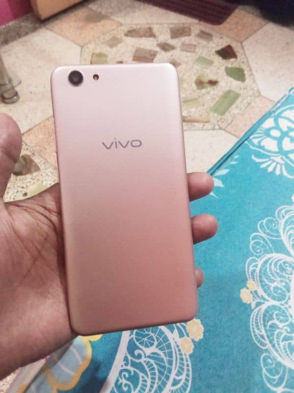 Vivo Y71 3