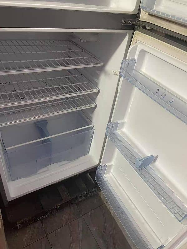 Urgent sale Haier Medium size fridge 0