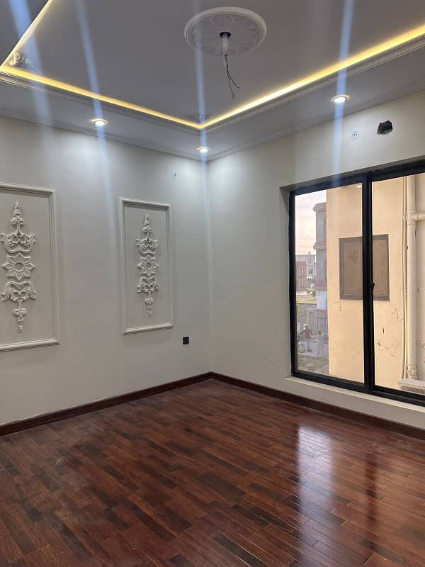 5 Marla Beautifully Designed Lower Portion For Rent In Park View City Lahore. 7