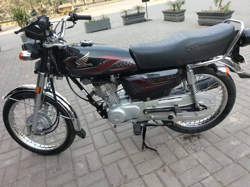 Honda CG 125 2024 9