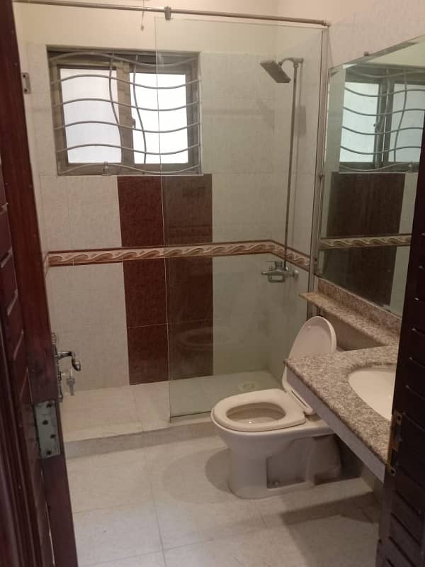 10 Marla house for sale in phase 3 bahria town Rawalpindi 6