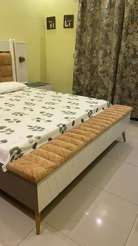 Dubble Bed with 2 side tables and Dressing 4