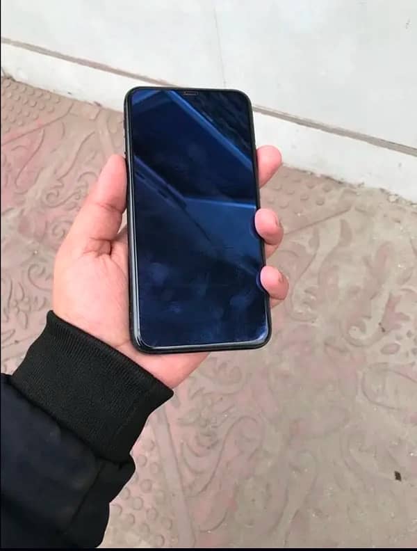 iPhone 11pro max factory unlock 64gb no exchange need cash 1