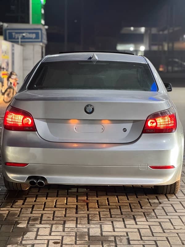 BMW 5 Series 2005 1