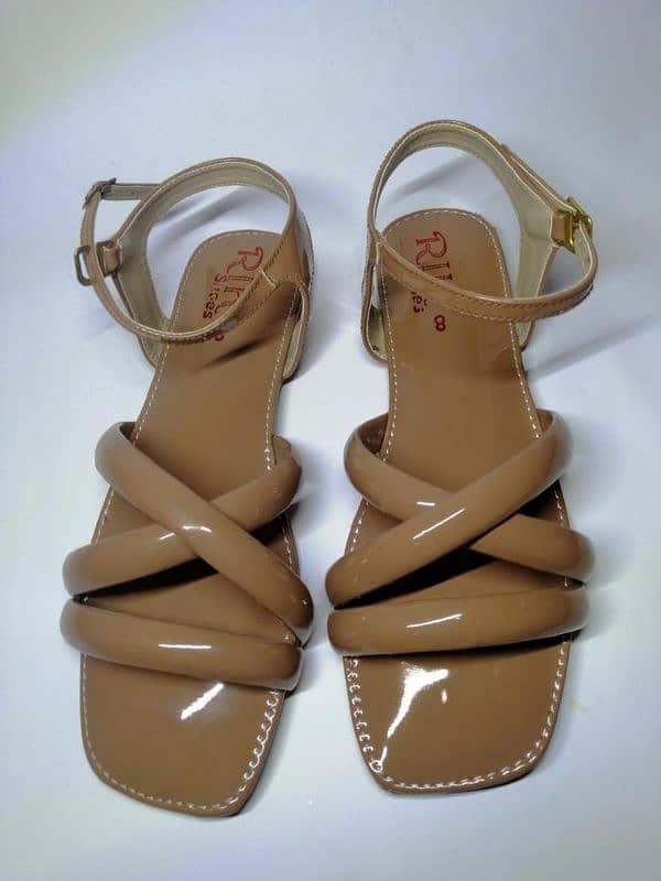 •  Material: Patent Leather •  Pattern: Plain •  Color: Caramel  • 3