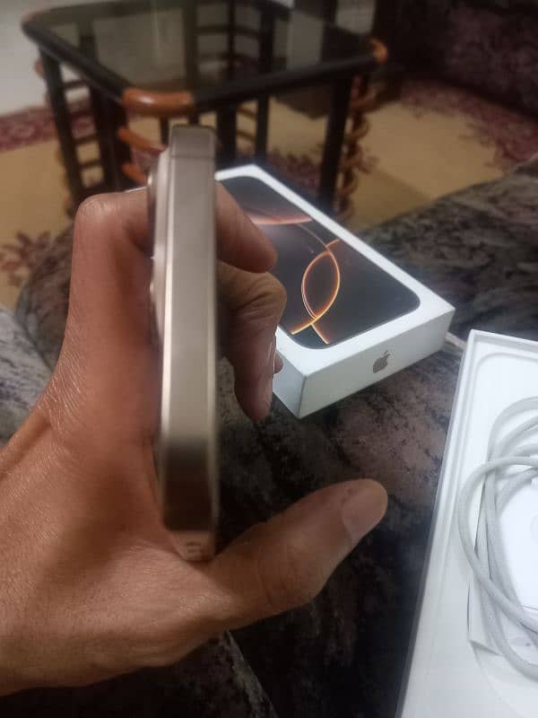 iphone 16pro max 256gp non pta fu unlock condtion 10/10 4