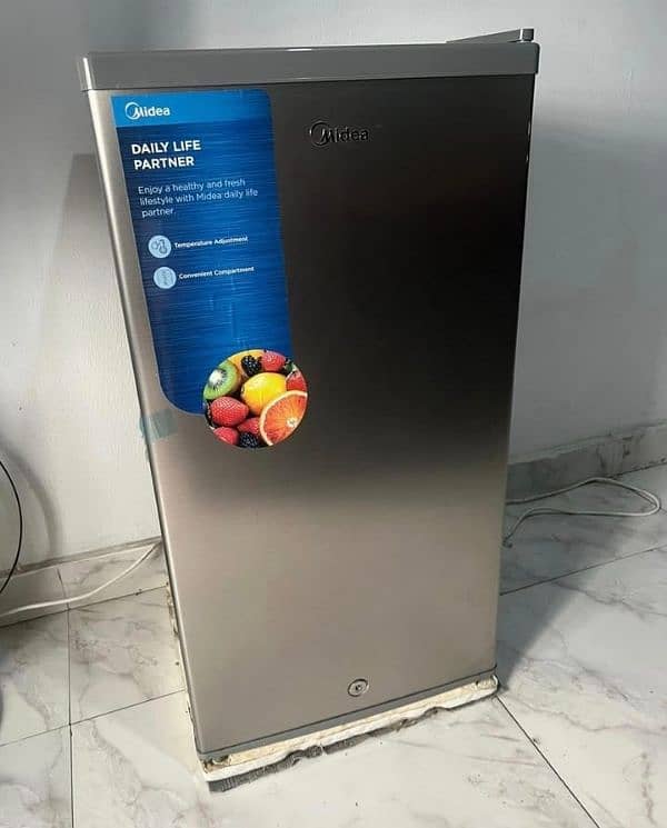 Small room fridge (read ad first) 0