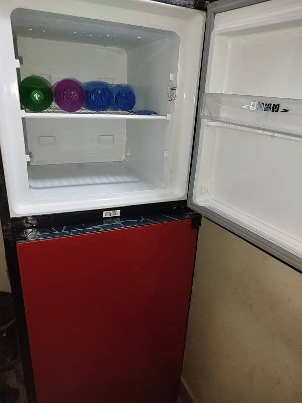 Dawlance Inverter Refrigerator / Fridge (Model no: 9150 LF GD RED) 8