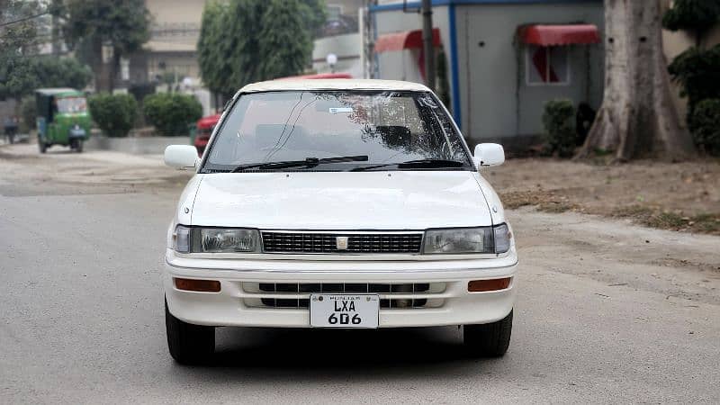 1990 Japanese Toyota Corolla 2D Saloon Original Diesel Car 1