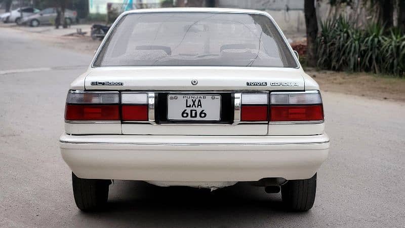 1990 Japanese Toyota Corolla 2D Saloon Original Diesel Car 2