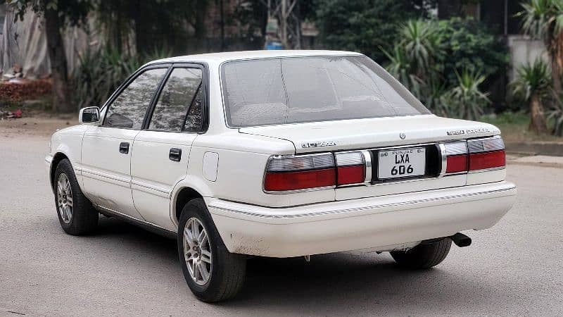 1990 Japanese Toyota Corolla 2D Saloon Original Diesel Car 4