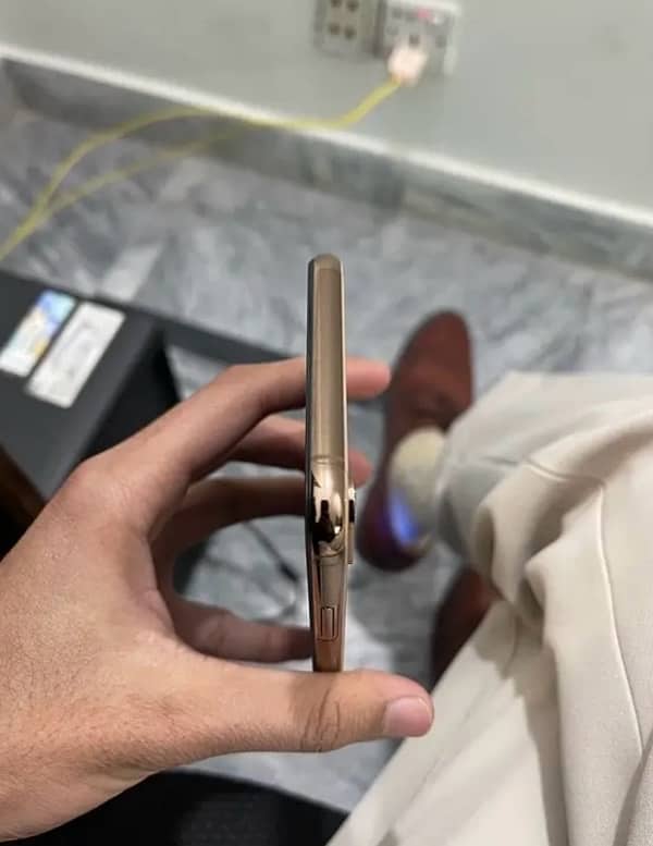 iphone xs max 64 gb pta approved 1