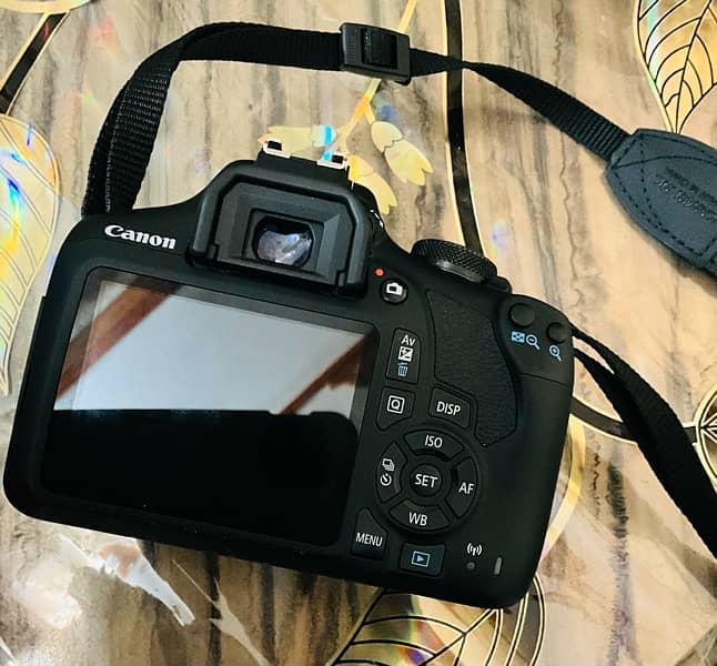 canon eos 2000d very less used 8