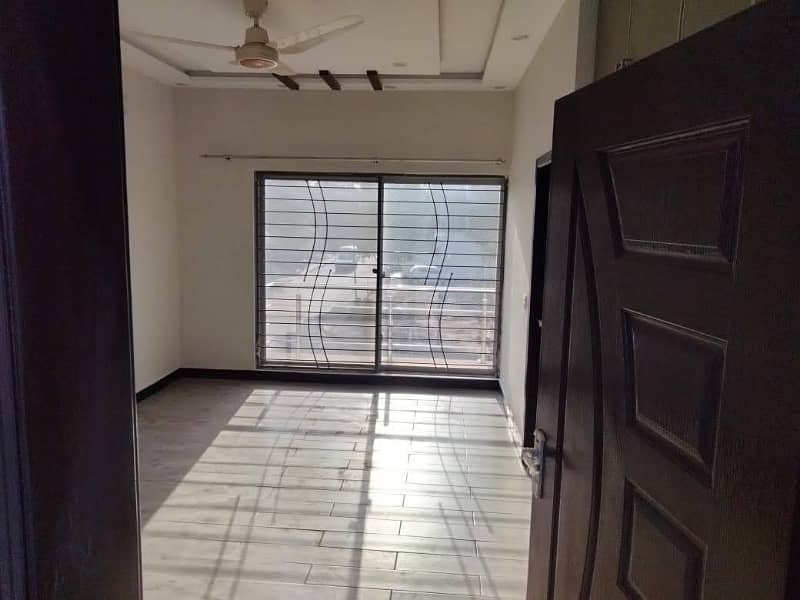 10 Marla Luxury Non Furnished House Available For Rent In Bahria Town Lahore 16