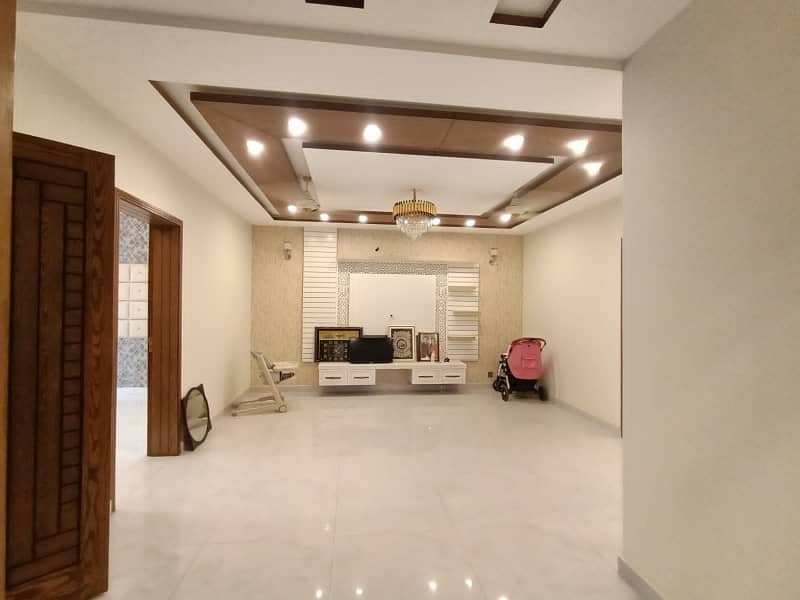 10 Marla Luxury Non Furnished House Available For Rent In Bahria Town Lahore 2