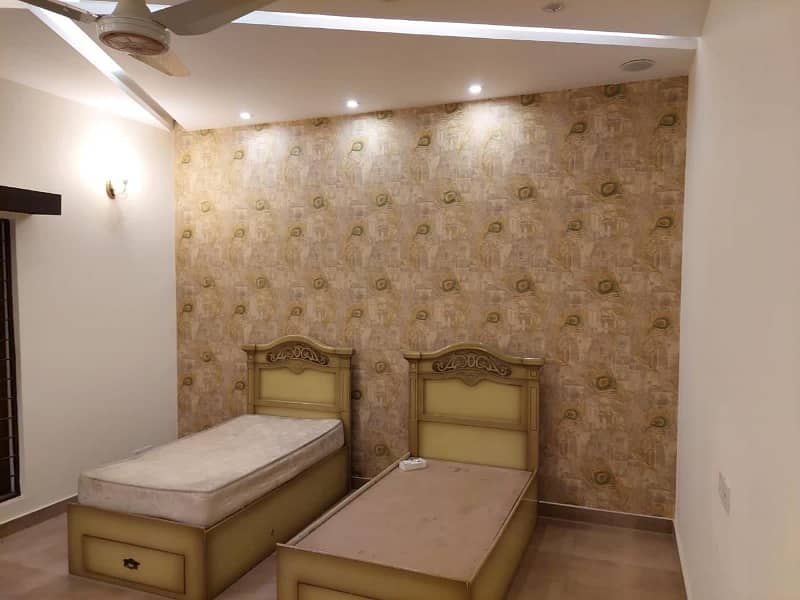 14 Marla Corner Beautiful Upper Portion For Rent Available In Bahria Town Lahore 6