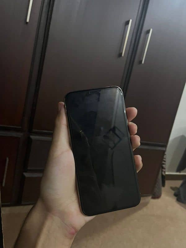 Iphone xs 64 gb  10/9 condition 1