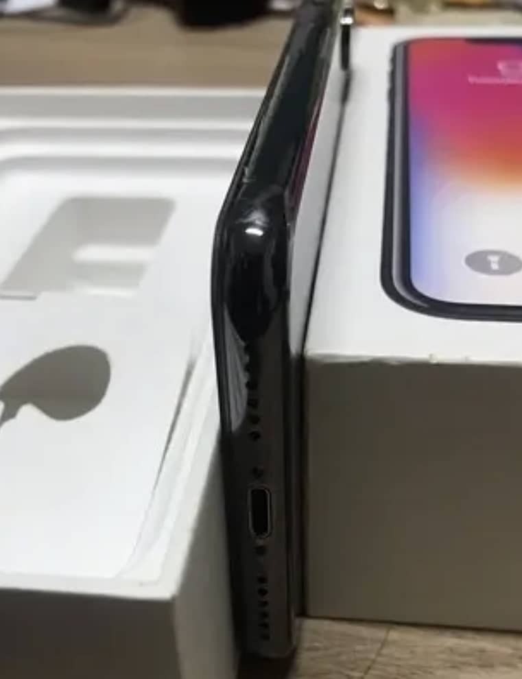 Iphone x 256 gb seald piece dubai export Pta approved 5