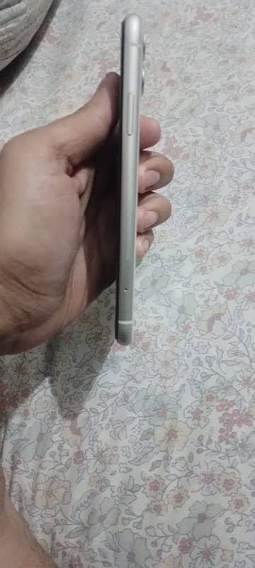 iphone 11 non-pta 3