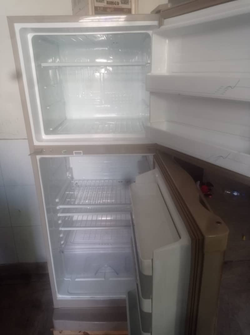 Dawlance refrigerator model 9144MDS with stablizer 1