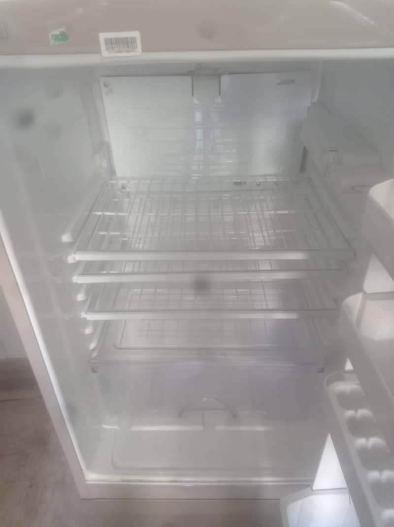 Dawlance refrigerator model 9144MDS with stablizer 4